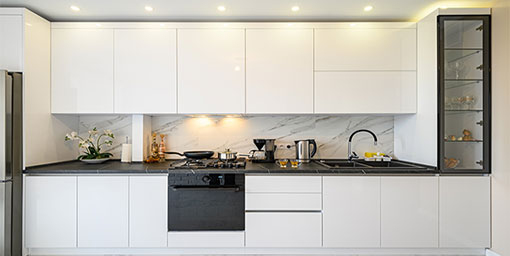 Royal Touch In Line Modular Kitchen Design For Modern Homes
